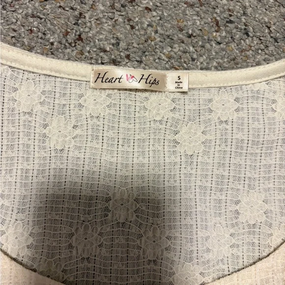 Heart & Hips Cream Lace Short Sleeve Top - Picture 2 of 4